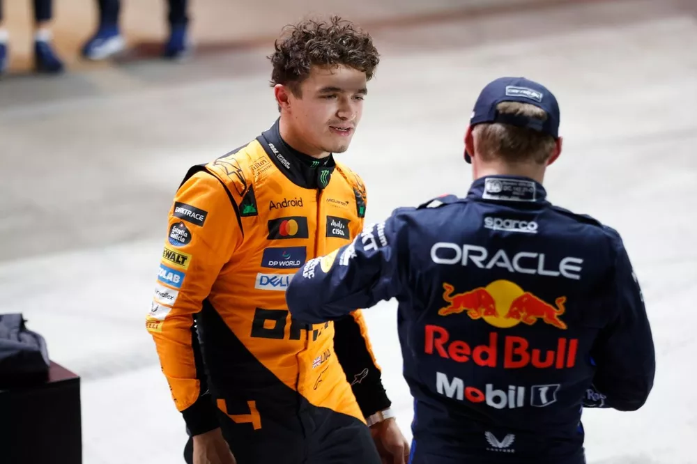 Pole man Max Verstappen, Red Bull Racing, Lando Norris, McLaren F1 Team, praatje in Parc Ferme 