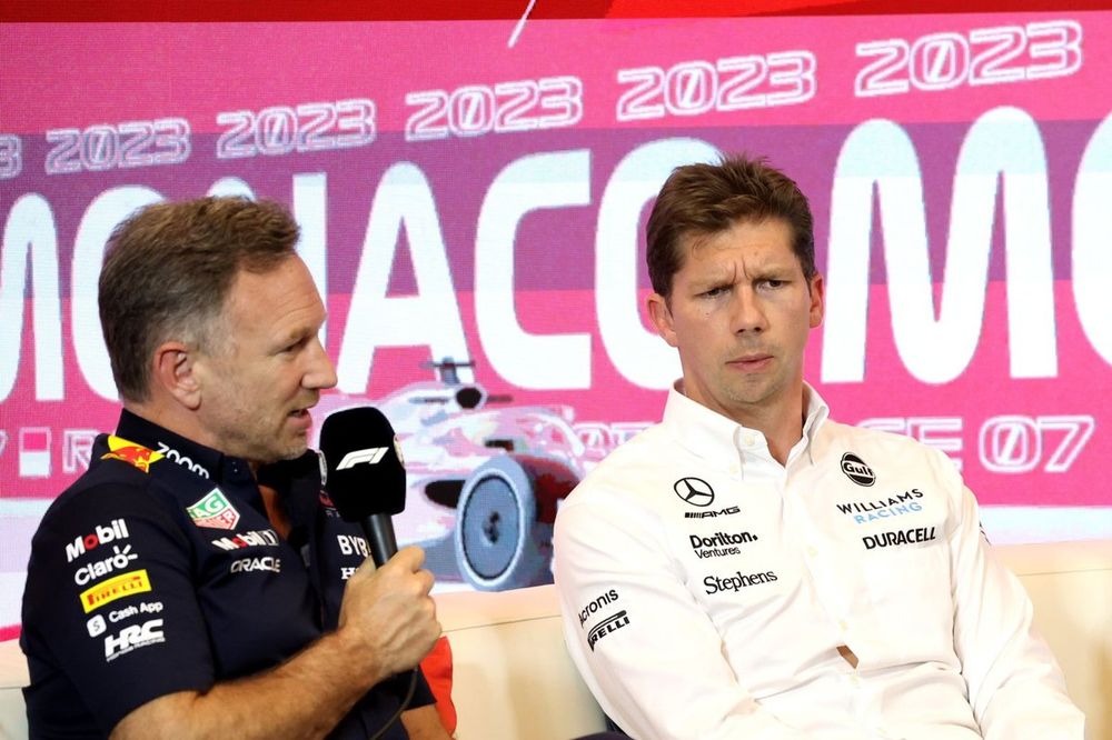 Christian Horner, director del equipo Red Bull Racing, James Vowles, director del equipo Williams Racing, Guenther Steiner, director del equipo Haas F1 Team, en la rueda de prensa de los directores de equipo.