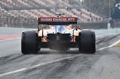 Vídeo: ¡el McLaren McL35 ya rueda en Barcelona!