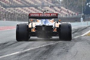 Vídeo: ¡el McLaren McL35 ya rueda en Barcelona!