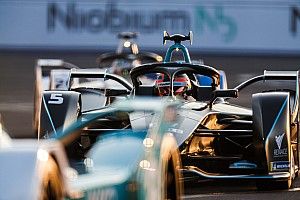 Kemény menetben volt része a HWA-nak, de Paffett és Vandoorne is célba ért