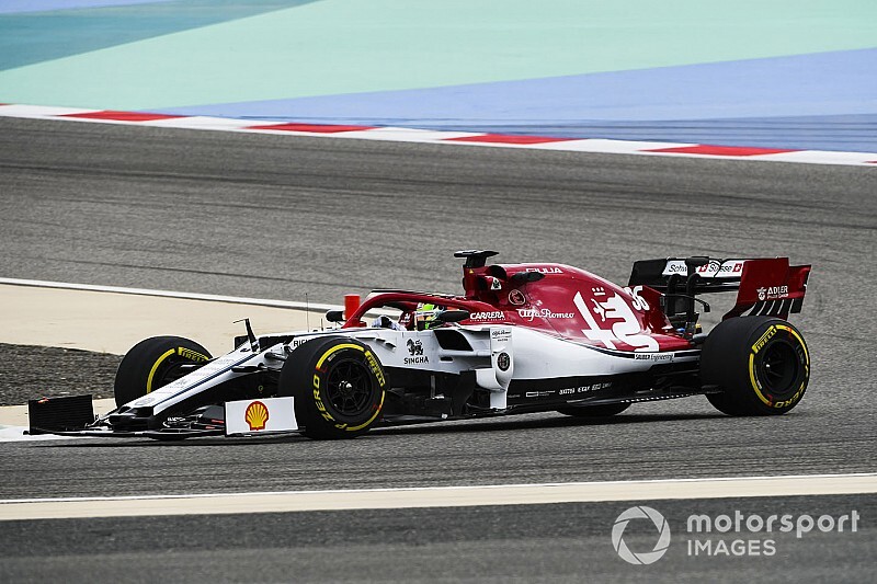 Test Bahrain, Giorno 2: Ferrari ancora in testa dopo 4 ore. Schumacher migliora