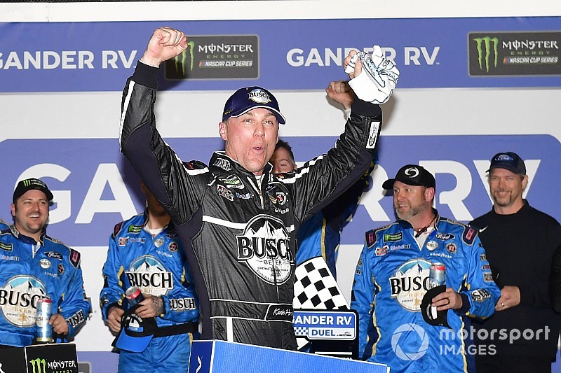 Harvick y Logano ganan los duelos previo a Daytona 500