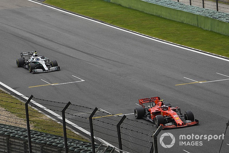 В Mercedes удивились неспособности Ferrari использовать преимущество в скорости на прямых