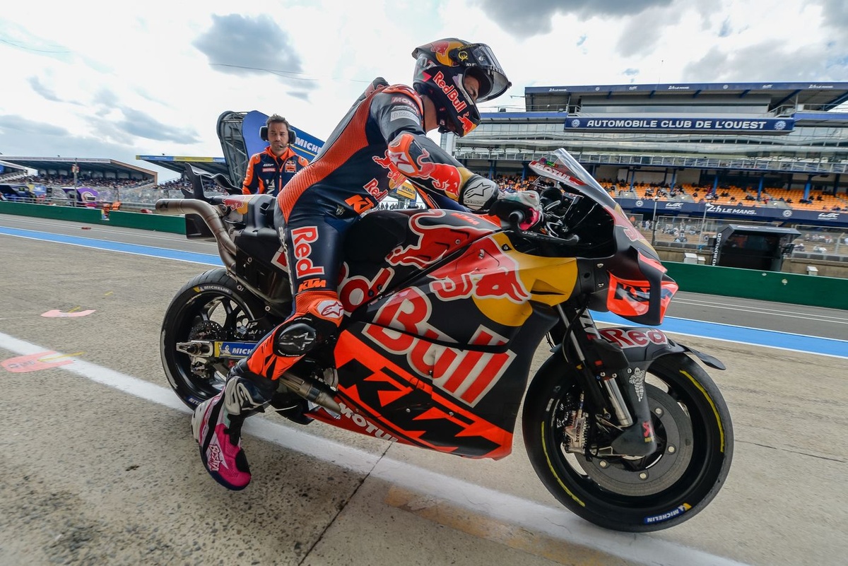 MotoGP | Bastianini punito per l'incidente con Bagnaia: "Ho frenato giusto, ma non c'era spazio"