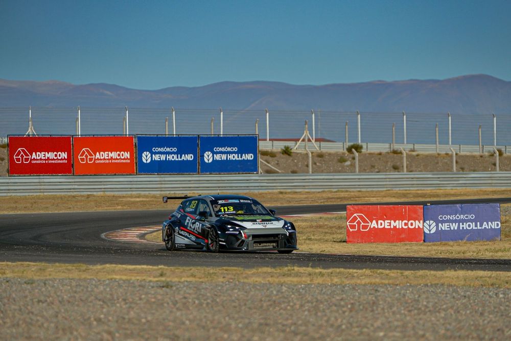 F. Pezzini; TCR South America