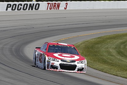 Larson wins Stage 2 after stoppage for heavy crash