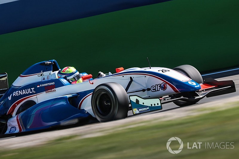 LIVE: Perjuangan Presley Martono di FR2.0 Eurocup