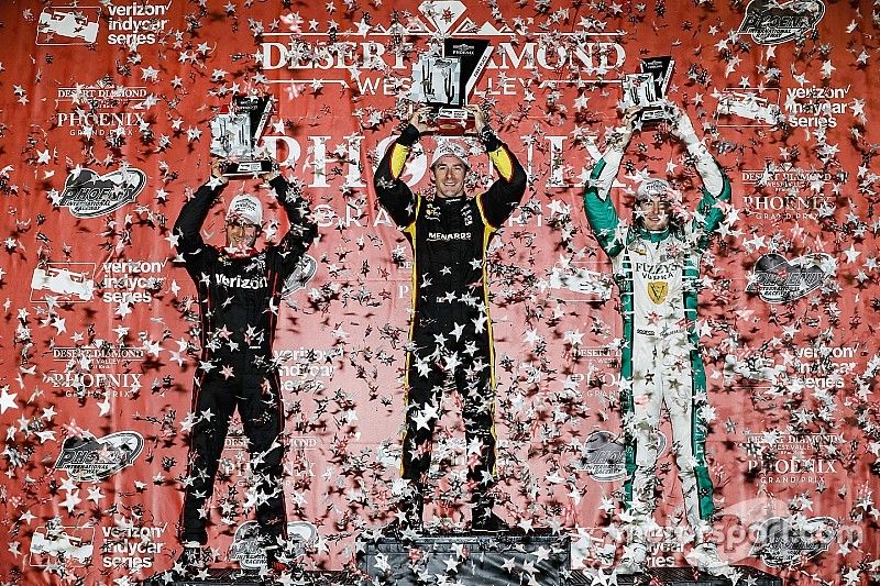 Podium: second place Will Power, Team Penske Chevrolet, race winner Simon Pagenaud, Team Penske Chevrolet, third place J.R. Hildebrand, Ed Carpenter Racing Chevrolet