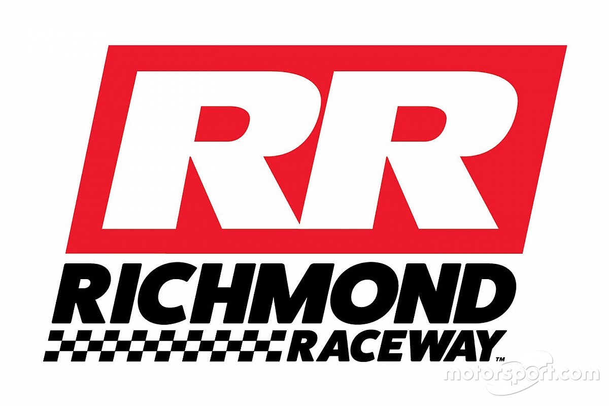 Josh Berry cruises to Saturday Night Thunder eNASCAR win