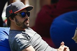 Алонсо начал мечтать о нормальном сезоне с McLaren-Renault