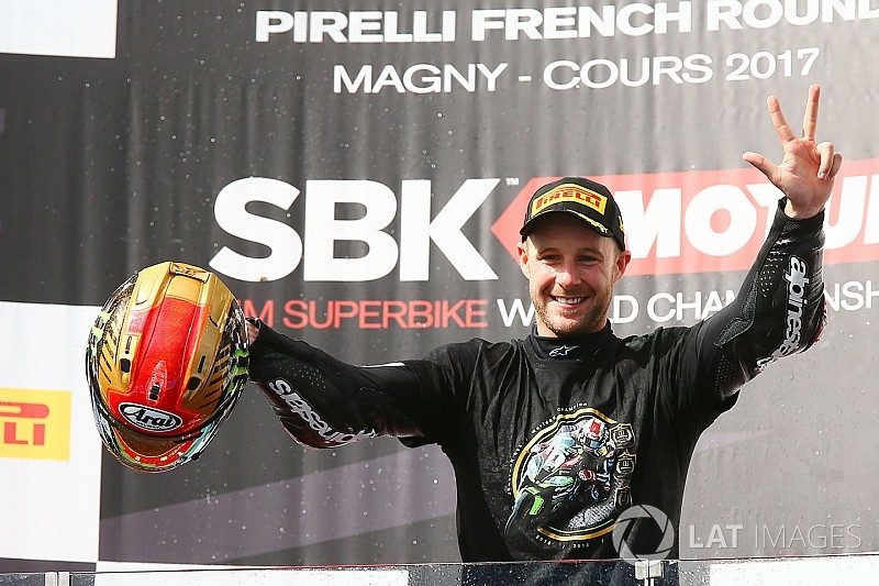 Magny-Cours WSBK: Rea claims third title with dominant win