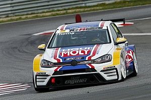 TCR Deutschland in Oschersleben: Florian Thoma holt Debütsieg für VW