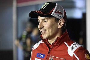 Lorenzo: “Firmé con Ducati por dos años y llevamos una carrera”