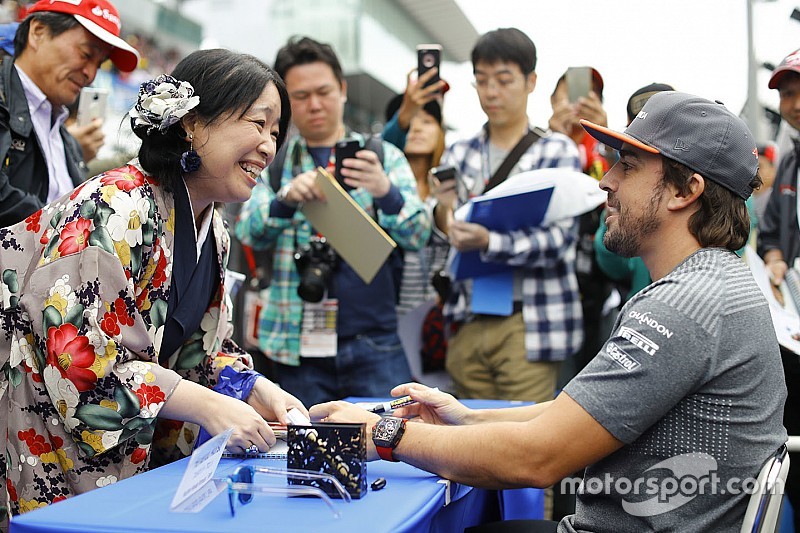 Alonso, listo para "disfrutar cada minuto de un fin de semana especial" en Japón