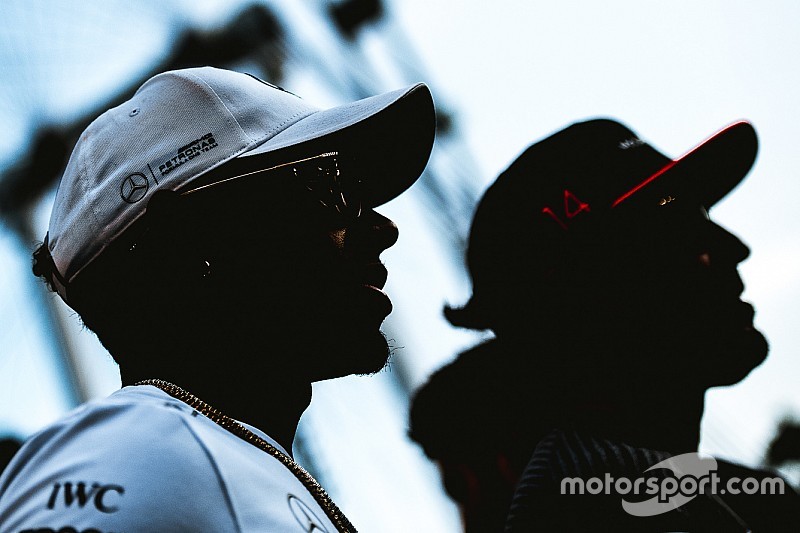 Hamilton : Alonso a "cru qu'il contrôlait le marché" des transferts