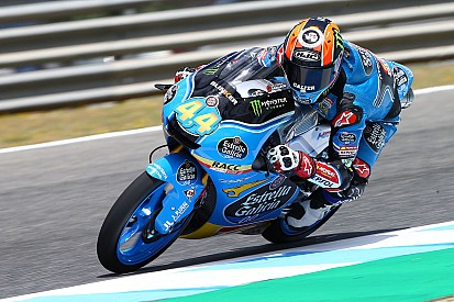 Jerez Moto3: Canet wins through last-corner double overtake