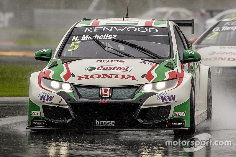 Michelisz svetta su Catsburg nelle Libere 1 in Giappone