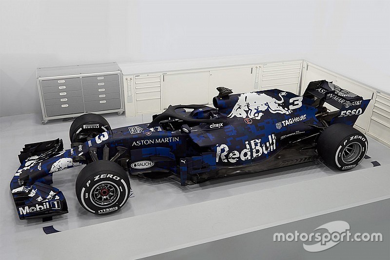 Már csak két F1-es istálló hiányzik a 2019-es listáról
