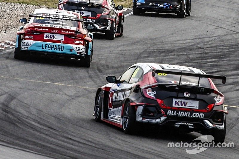 Shedden ed Ehrlacher arretrano sulla griglia di partenza di Gara 1 a Macao