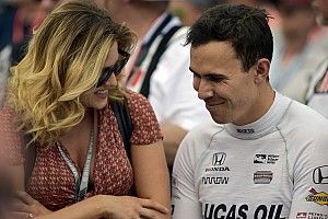 Wickens aguanta de pie seis meses después de su terrible accidente