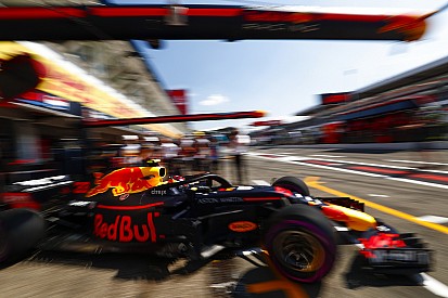 Verstappen kis híján elütötte a szerelőjét a Német Nagydíj edzésén: videó