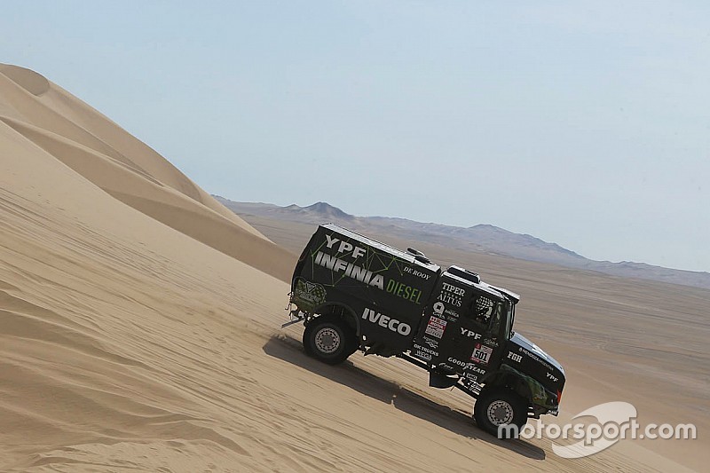 Dakar 2018: Villagra wint nipt voor Nikolaev, crash Van Genugten