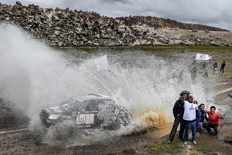 Mau tempo desafia parte boliviana do Dakar