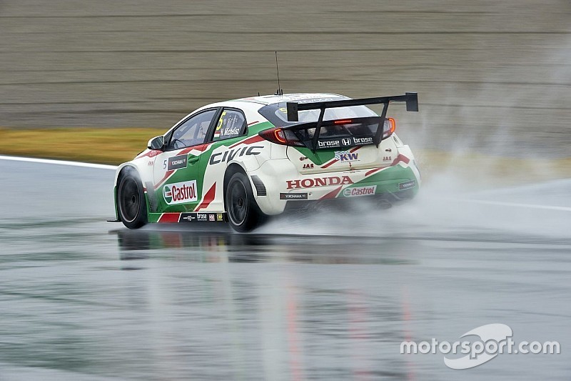 WTCC: Michelisz rajt-cél győzelmet aratott Motegiben a biztonsági autó mögött