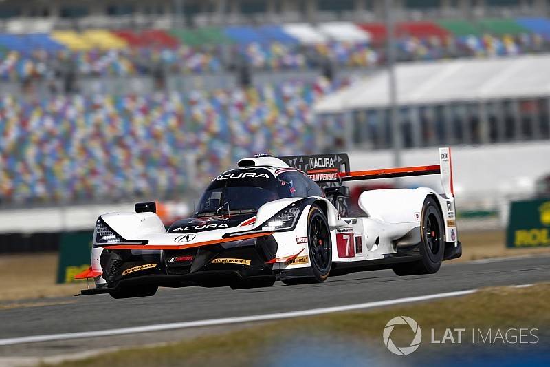 Castroneves se lleva la FP2, Fernando Alonso en P12