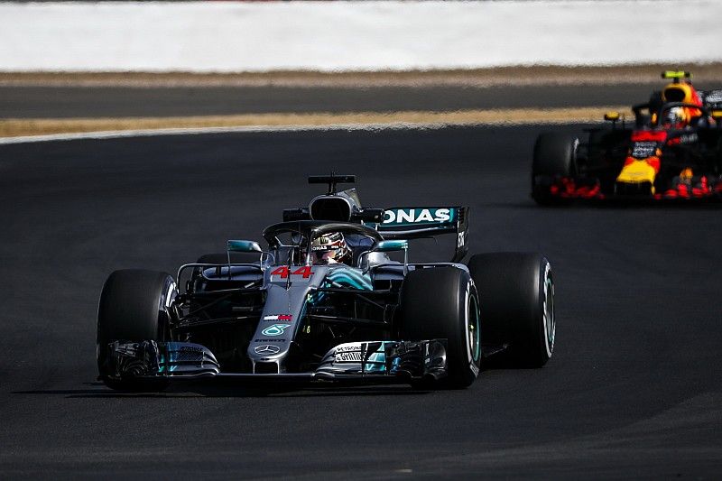 Mercedes gaat “vol op de aanval” in Britse GP