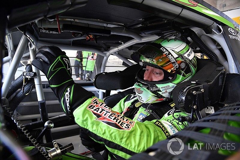 Kyle Busch lidera la primera práctica en New Hampshire y Suárez en 22