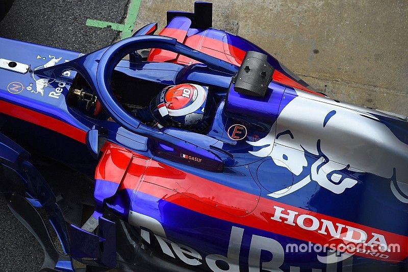 Halo robek baju balap Gasly hingga bolong-bolong