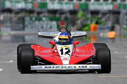 Photos - Jacques Villeneuve au volant de la Ferrari de Gilles