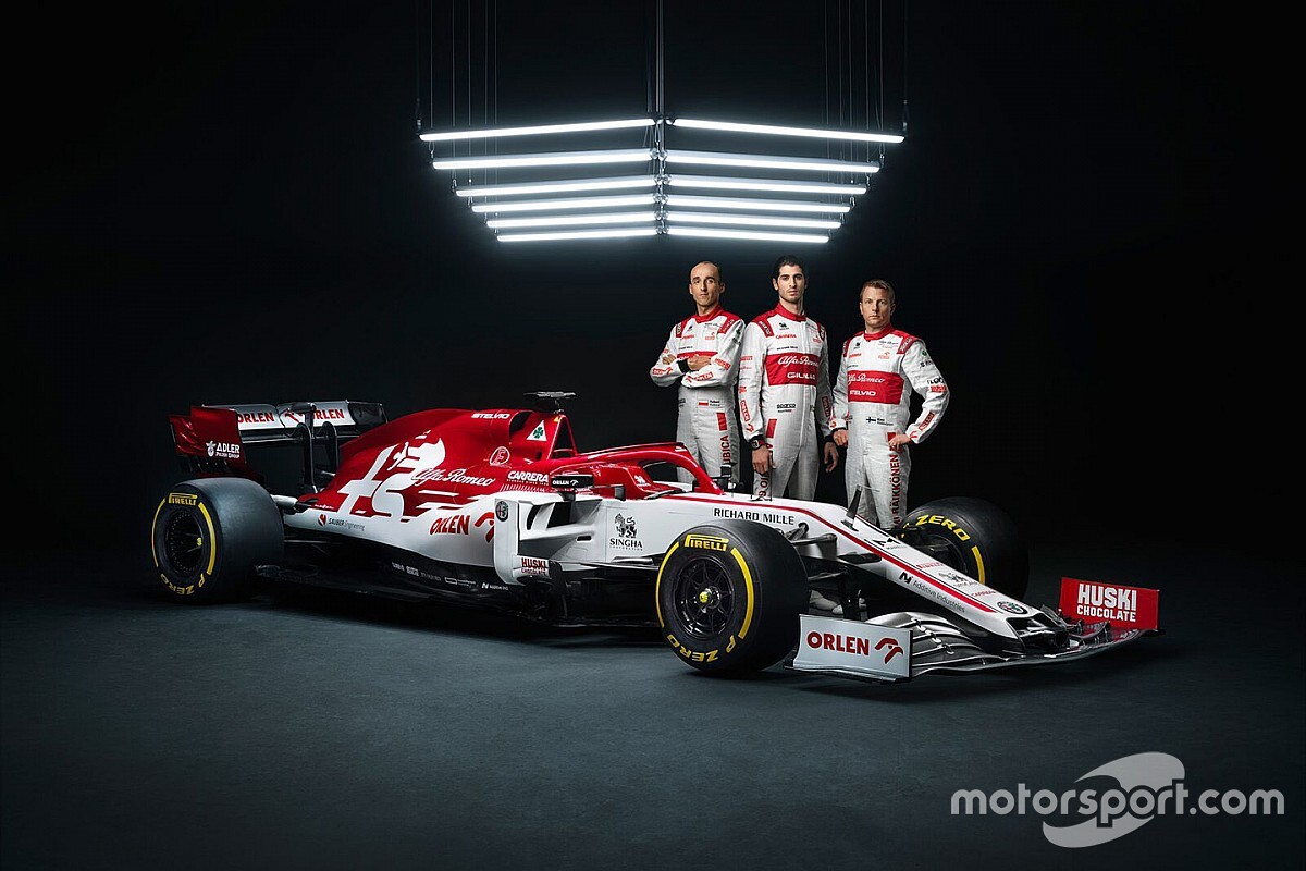 Vasseur, "Alfa Romeo'nun 2021'de iyi bir pilot kadrosu olacak"