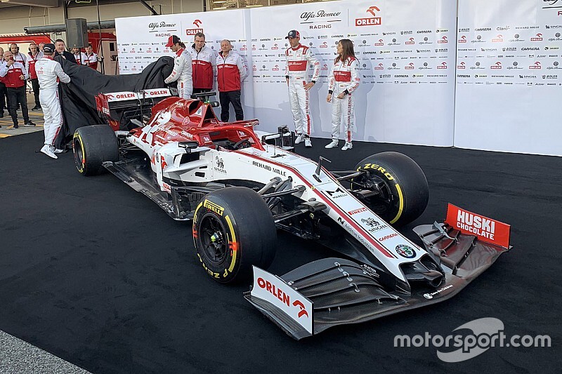 Alfa Romeo последней в Формуле 1 официально представила новую машину