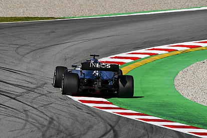 Un truco de Mercedes con el volante levanta sospechas