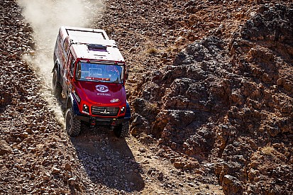 Dakar, Camion, Tappa 2: Viazovich sfida i Kamaz