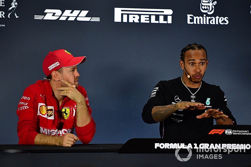 Így terelte le Vettel Hamiltont a rajtnál Mexikóban: nagyon necces volt (videó)