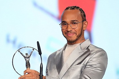 Hamilton miglior sportivo dell'anno: "Devo tutto a Lauda"