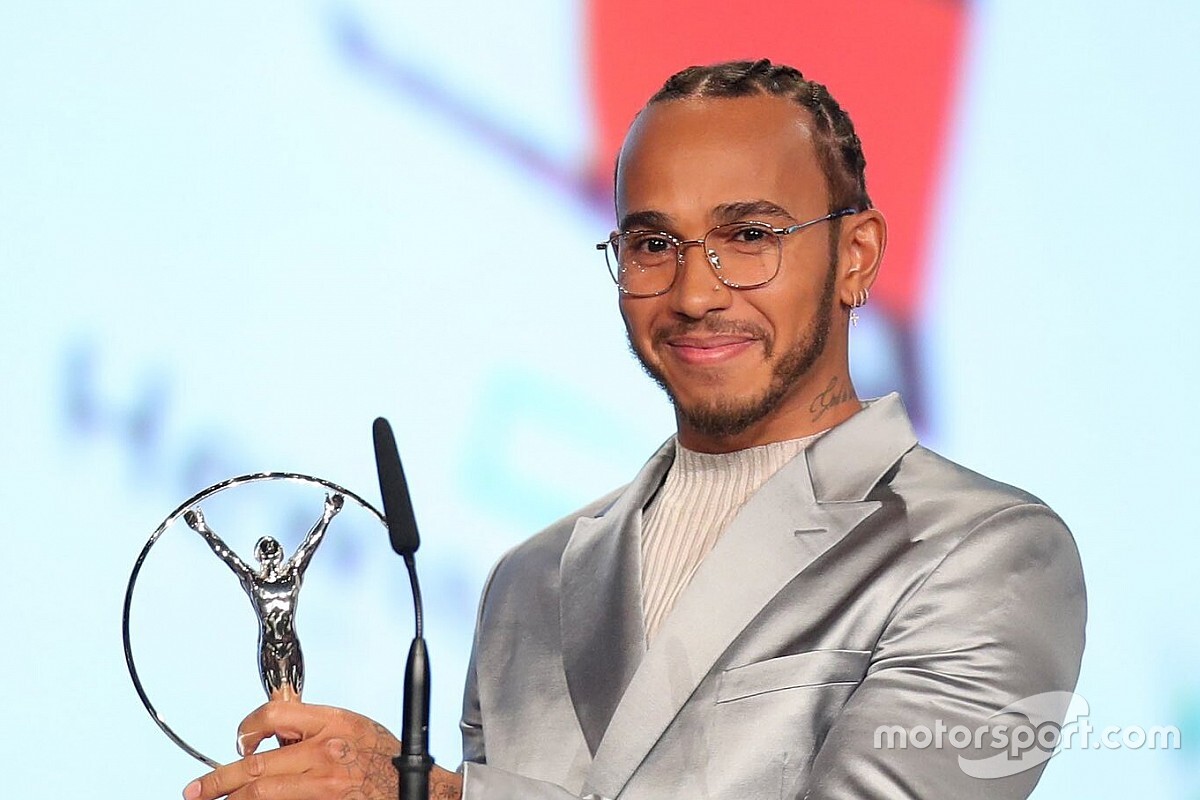 Hamilton miglior sportivo dell'anno: "Devo tutto a Lauda"