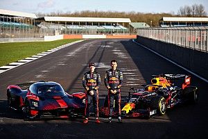 Verstappen i Albon jeździli Valkyrią