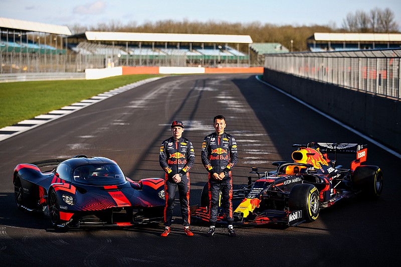 Verstappen i Albon jeździli Valkyrią