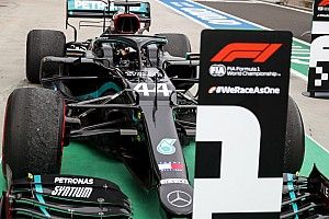 Hamilton: "Pirelli moet vanaf 2022 betere banden leveren aan F1"