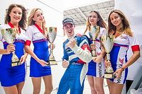 0,002 с разрыва и вылет 10-ти машин за раз. Ради чего стоит смотреть русские гонки на Moscow Raceway