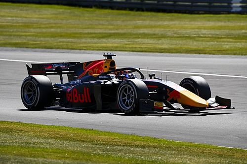 F2: Tsunoda vence após batida de Schumacher e Shwartzman; Drugovich é 12º