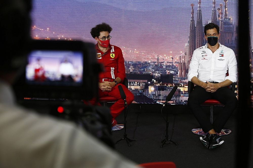 Binotto responde a Wolff: "Yo también soy fan de Ferrari"