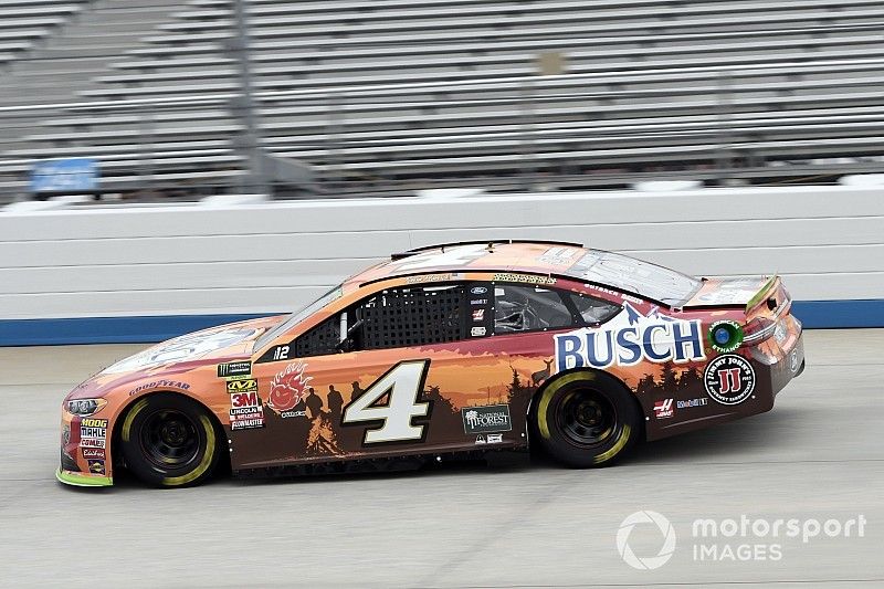 Kevin Harvick, Stewart-Haas Racing, Ford Fusion Busch Outdoors