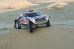 Peterhansel gana la tercera del Dakar y Al-Attiyah asume liderato