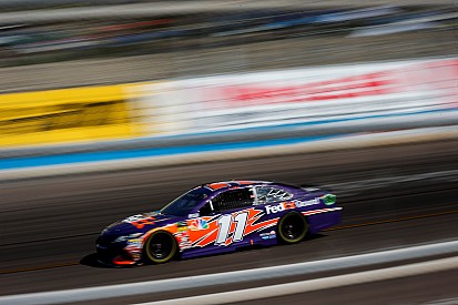 Denny Hamlin precede Kyle Busch e si prende la pole a Homestead